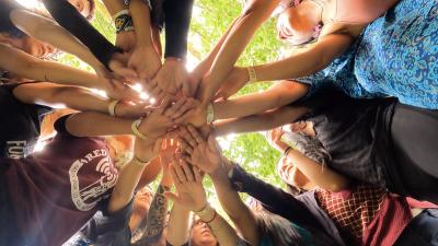  image linking to Community networks newsletter: Women connecting a village 